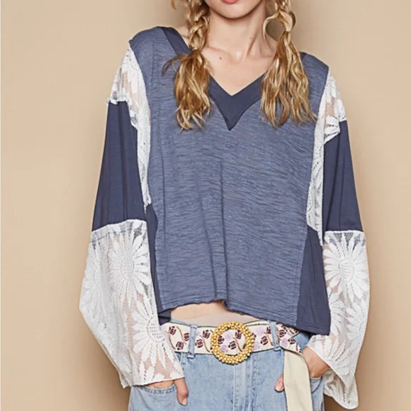 82. NWT POL V-neck Blue and White Lace Long Sleeve Blouse - Picture 5 of 8